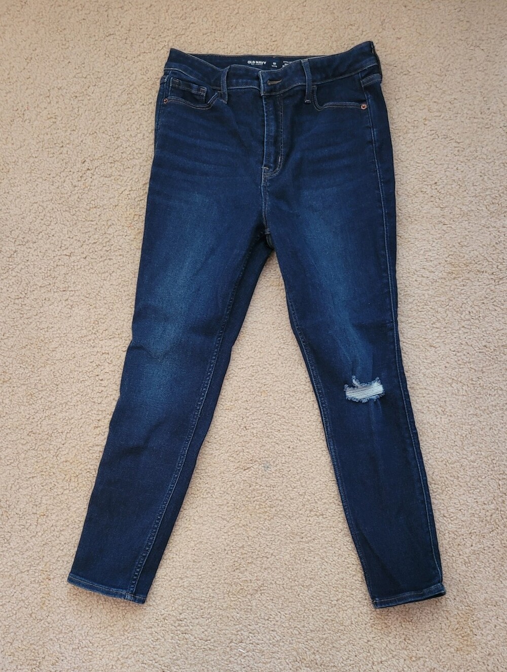 Old Navy Women's Dark Wash Skinny Jeans with Knee Rip Size : 10P
